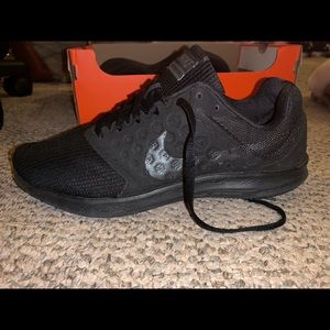 Black nike running shoes
